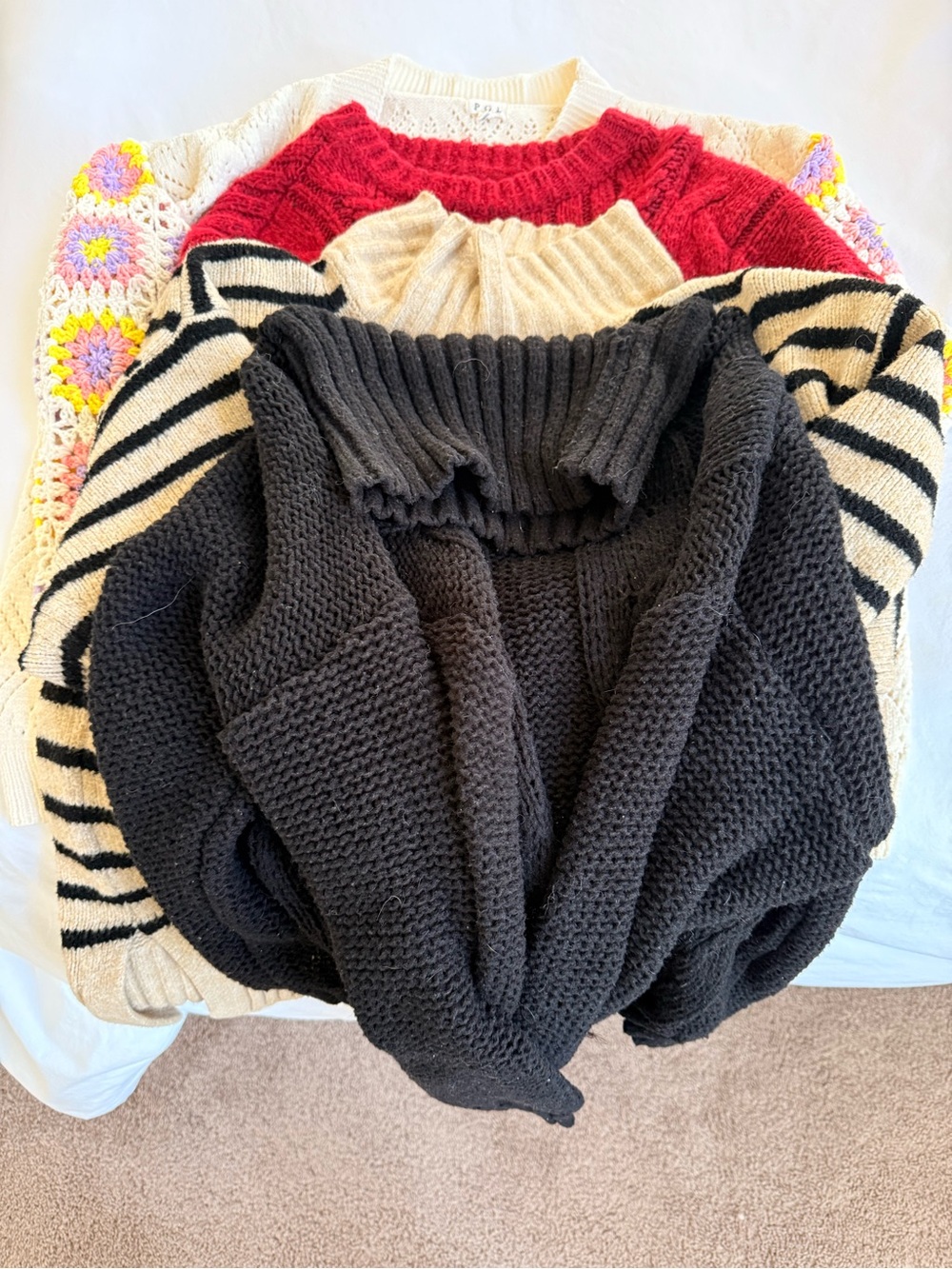 BUNDLE! Size small women’s sweaters